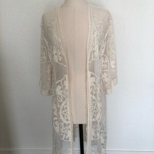 Windsor Ivory Lacey Embroidered Robe